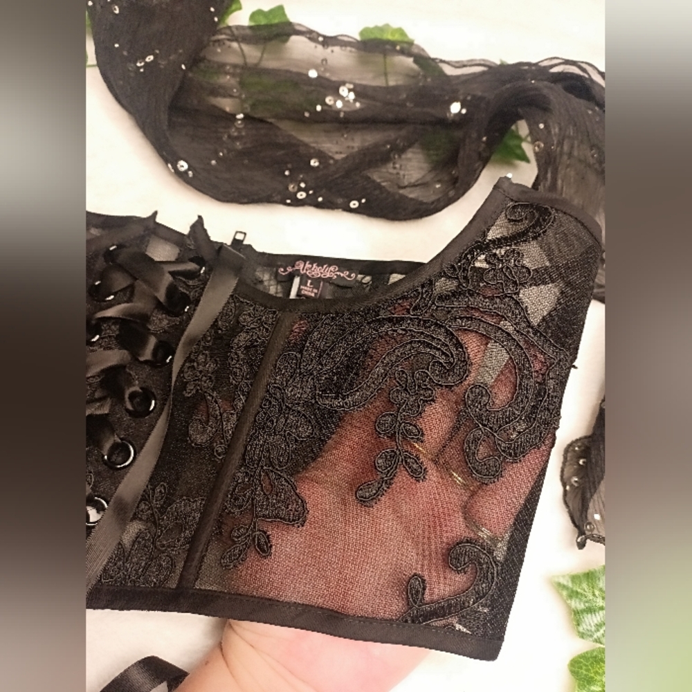 **NWOT** Elegant Black Lace Corset By Unholy 🖤 - Picture 4 of 15